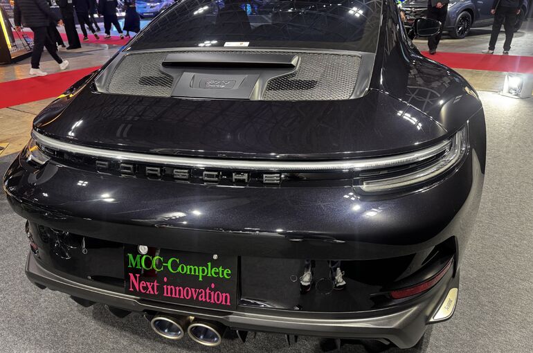   東京オートサロン2025出展 ポルシェGT3ツーリング 右リア外観 研磨・コーティング後の仕上がり    