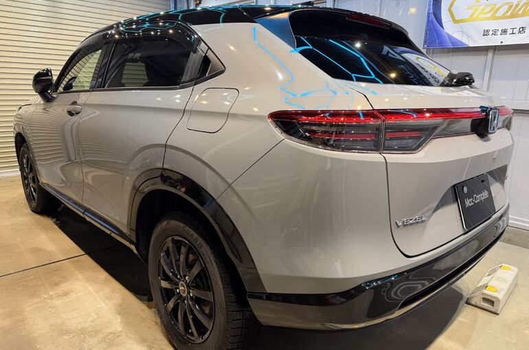   新型ホンダ ヴェゼル 左リアビュー｜LM GRAPHENE PRO施工後の艶と仕上がり｜秋田市のカーコーティング専門店BLANC    