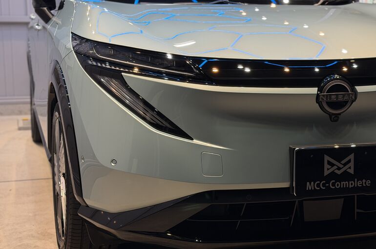   秋田市BLANCでカーコーティング施工後の日産アリア「翡翠乃光」の仕上がり    