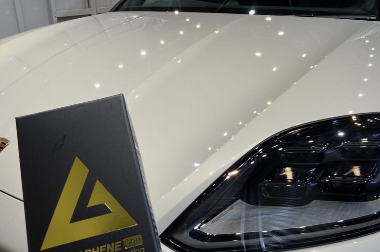   新車ポルシェ カイエン E-Hybridに施工するLUMINUS LM GRAPHENE PRO    