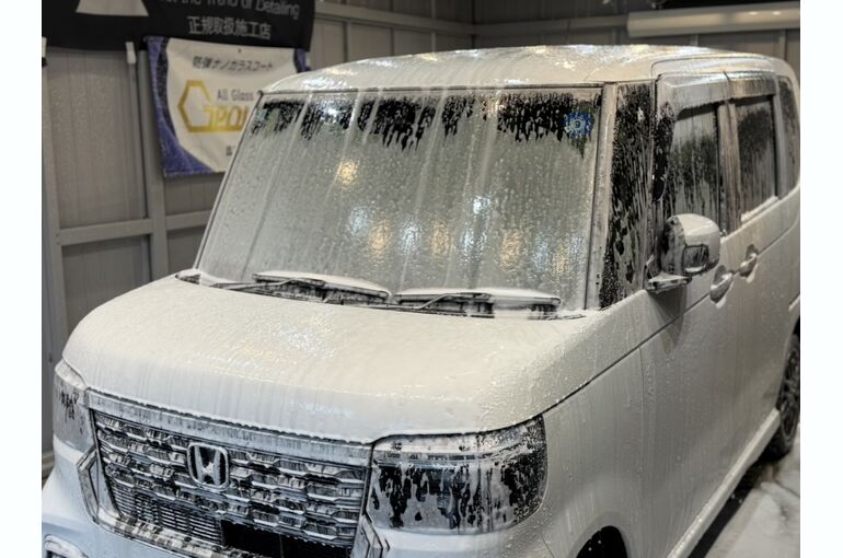   ホンダ N-BOXカスタムのコーティング施工前に行う洗車    