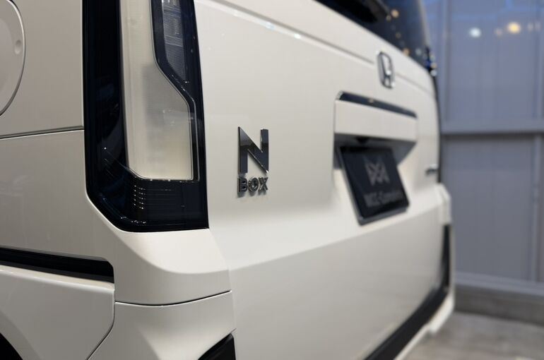   ホンダ N-BOXカスタムのセラミックコーティング施工後に確認したボディ細部の仕上がり    