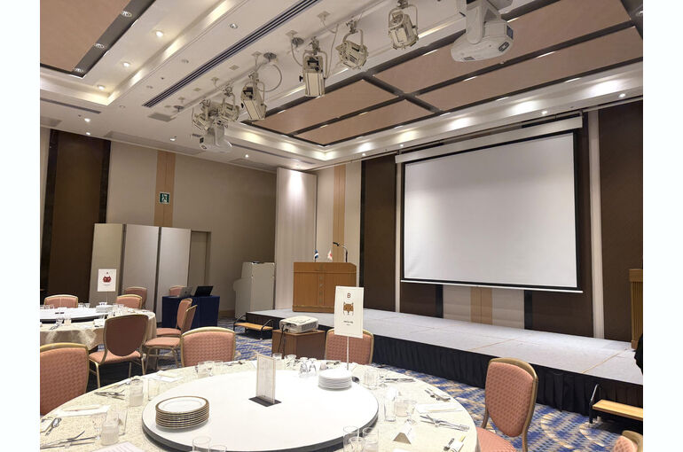   秋田キャッスルホテルで開催されたエストニア駐日大使講演会の第1部会場の様子    