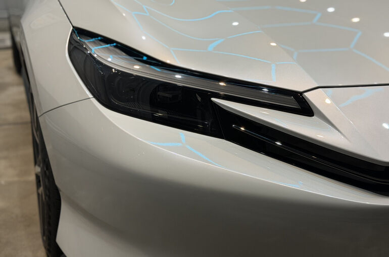   新型ホンダ プレリュードのG-POWERボディコーティング施工後のヘッドライト周辺とボンネットの光沢    